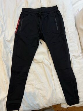 Vanquish Men's Black Joggers